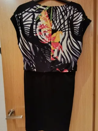 Vestido Pilar Prieto estampado y negro.