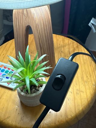 Lámpara de mesa trípode