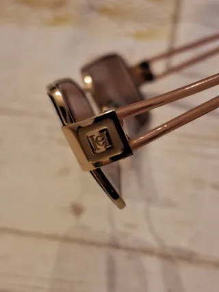 Gafas Carolina Herrera Marrón y Dorado