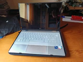 HP Pavilion x360 14 táctil con funda y ratón