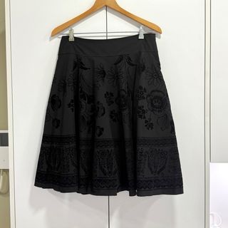 Talla XL - Falda negra estampado flores