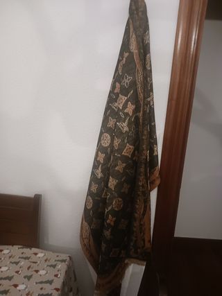 Enorme bufanda, pañuelo, chal de lana nuevo