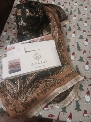 Enorme bufanda, pañuelo, chal de lana nuevo