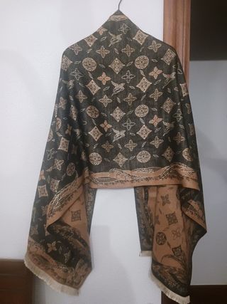 Enorme bufanda, pañuelo, chal de lana nuevo