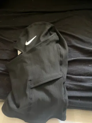 Nike Pro Therma-FIT Hood Football