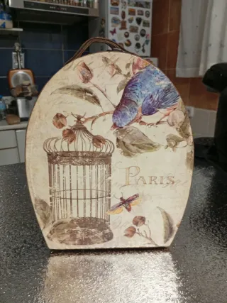 Caja decorativa de madera