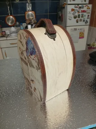 Caja decorativa de madera