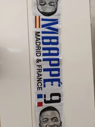 Bufanda Mbappé Madrid Nueva