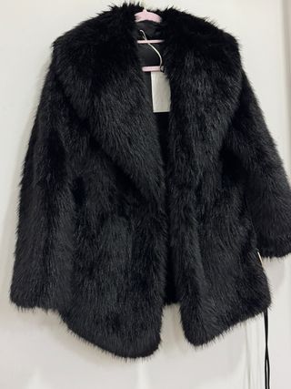 Casaco de pelo preto Zara