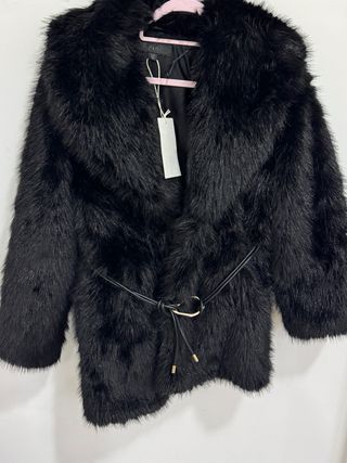 Casaco de pelo preto Zara