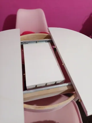 Mesa redonda extensible madera 80 con dos taburete