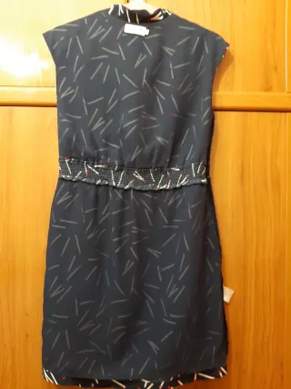 Vestido azul con estampado de cerillas