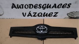 Defensa delantera Toyota Corolla verso 04/07 Negra