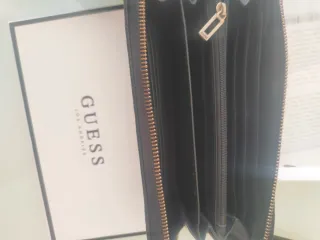 Monedero Guess Negro