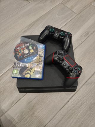 PS4 Slim 1TB + 2 Controller + 2 Giochi