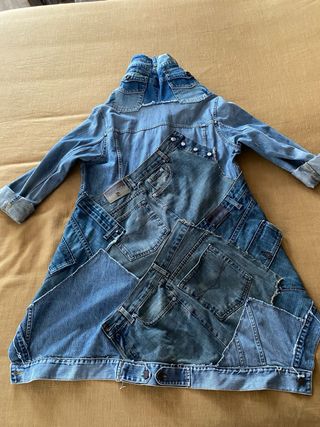 Espectacular chaqueta vaquera larga, L