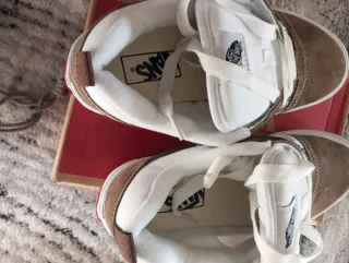 Zapatillas Vans Marrones y Blancas