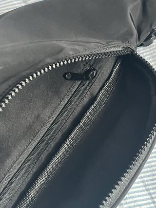 Riñonera negra de nylon