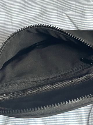 Riñonera negra de nylon