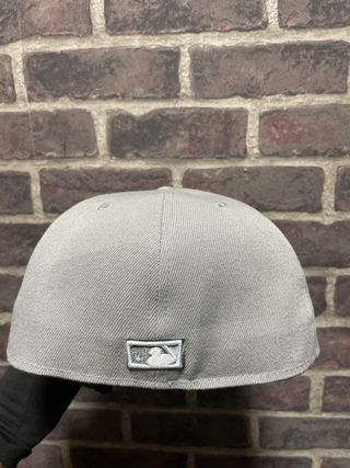 Gorra New Era LA Gris Plata