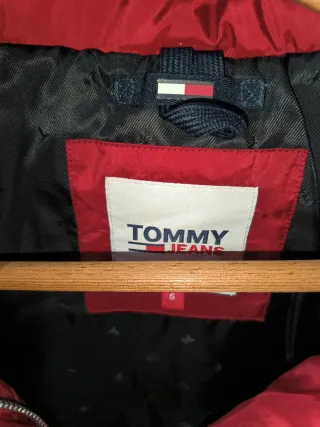 Chaqueta Anorak Tommy Jeans Roja Mujer