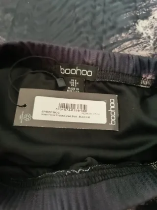 Falda Boohoo larga floral talla 34