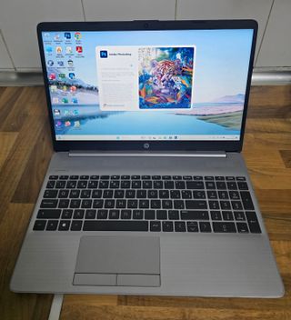 Ordenador portátil HP i3 DOCEAVA GENERACIÓN, 8RAM