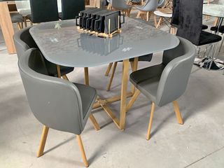 OFERTON DE MESA DE CRISTAL TEMPLADO + 4 SILLAS