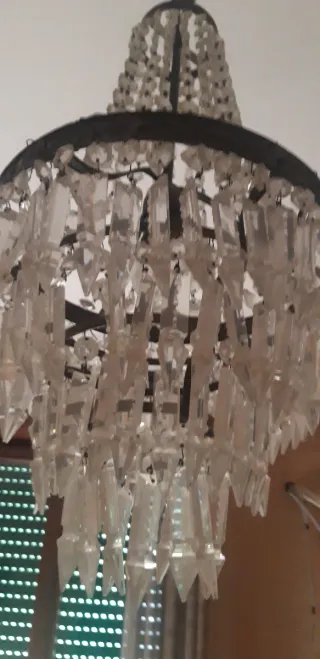 Lampadario di cristallo stile antico