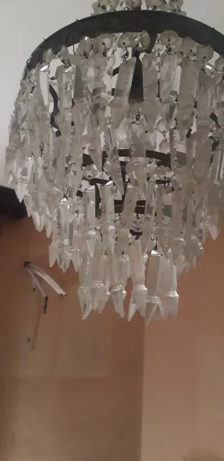 Lampadario di cristallo stile antico