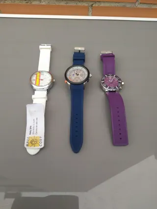 Lote 3 Relojes CALGARY Blanco,Azul y Morado.NUEVOS