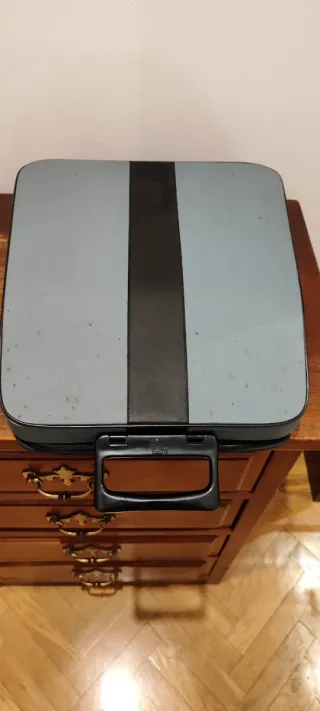 Máquina de escribir Olivetti Lettera 32