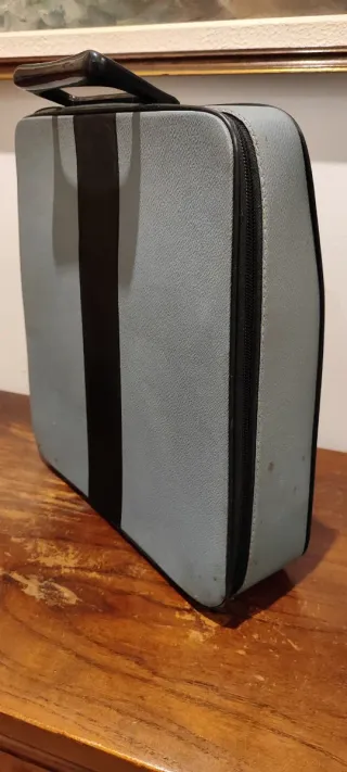 Máquina de escribir Olivetti Lettera 32