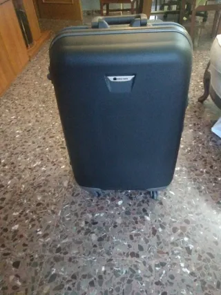 Maleta Delsey mediana con ruedas