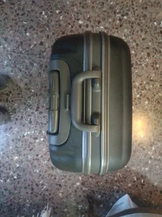 Maleta Delsey mediana con ruedas