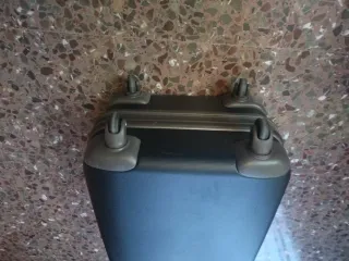 Maleta Delsey mediana con ruedas