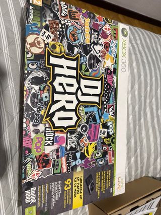 Controller per il videogioco Dj Hero di XBOX 360