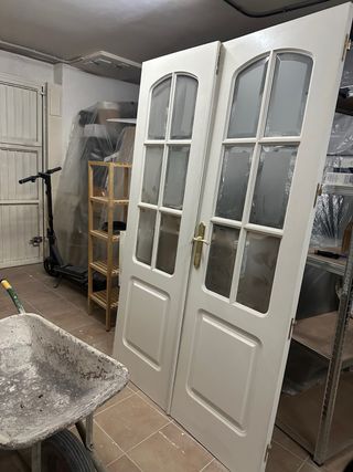 Puerta doble madera lacada blanco cristal