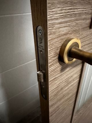 Puerta interior completa, madera con cristal