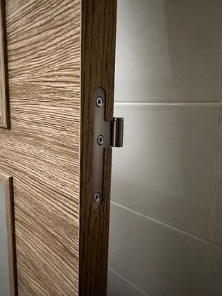 Puerta interior completa, madera con cristal