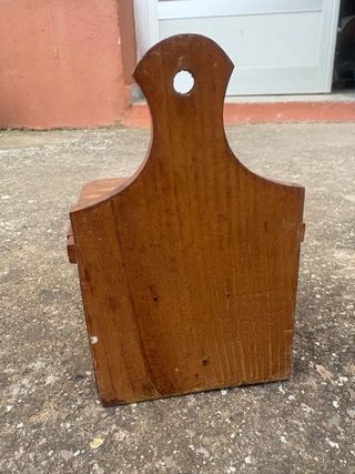 Salero antiguo de madera