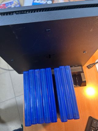 PS4 500 GB con 3 mandos