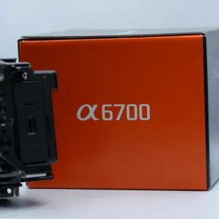 Sony A6700 + SmallRig Cage