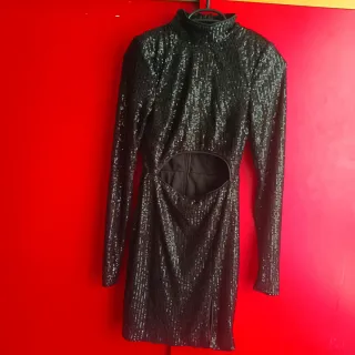 Vestido lentejuelas negro PrettyLittleThing T32