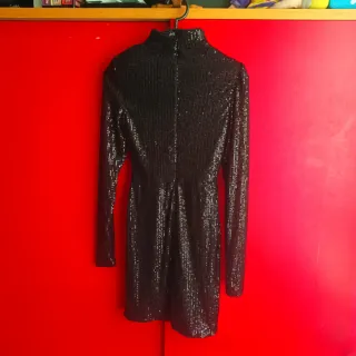 Vestido lentejuelas negro PrettyLittleThing T32