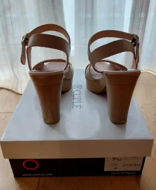 Sandalias Cuplé Tacón Beige