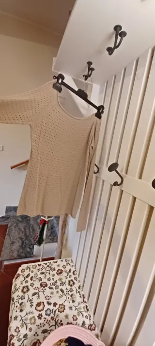 Maglia morbida traforata beige