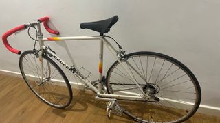 Bici carretera mujer Peugeot blanca y roja