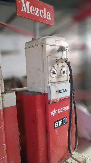 Antiguos Surtidores de Gasolina Cepsa. Originales