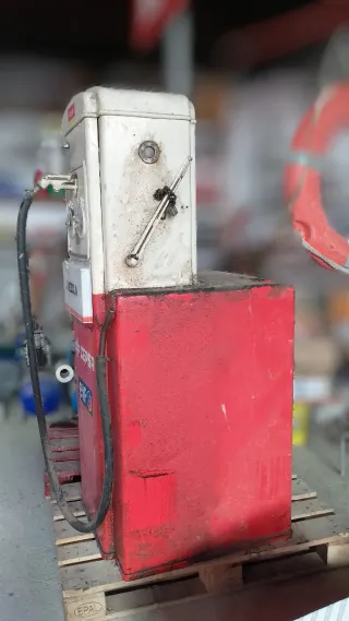 Antiguos Surtidores de Gasolina Cepsa. Originales